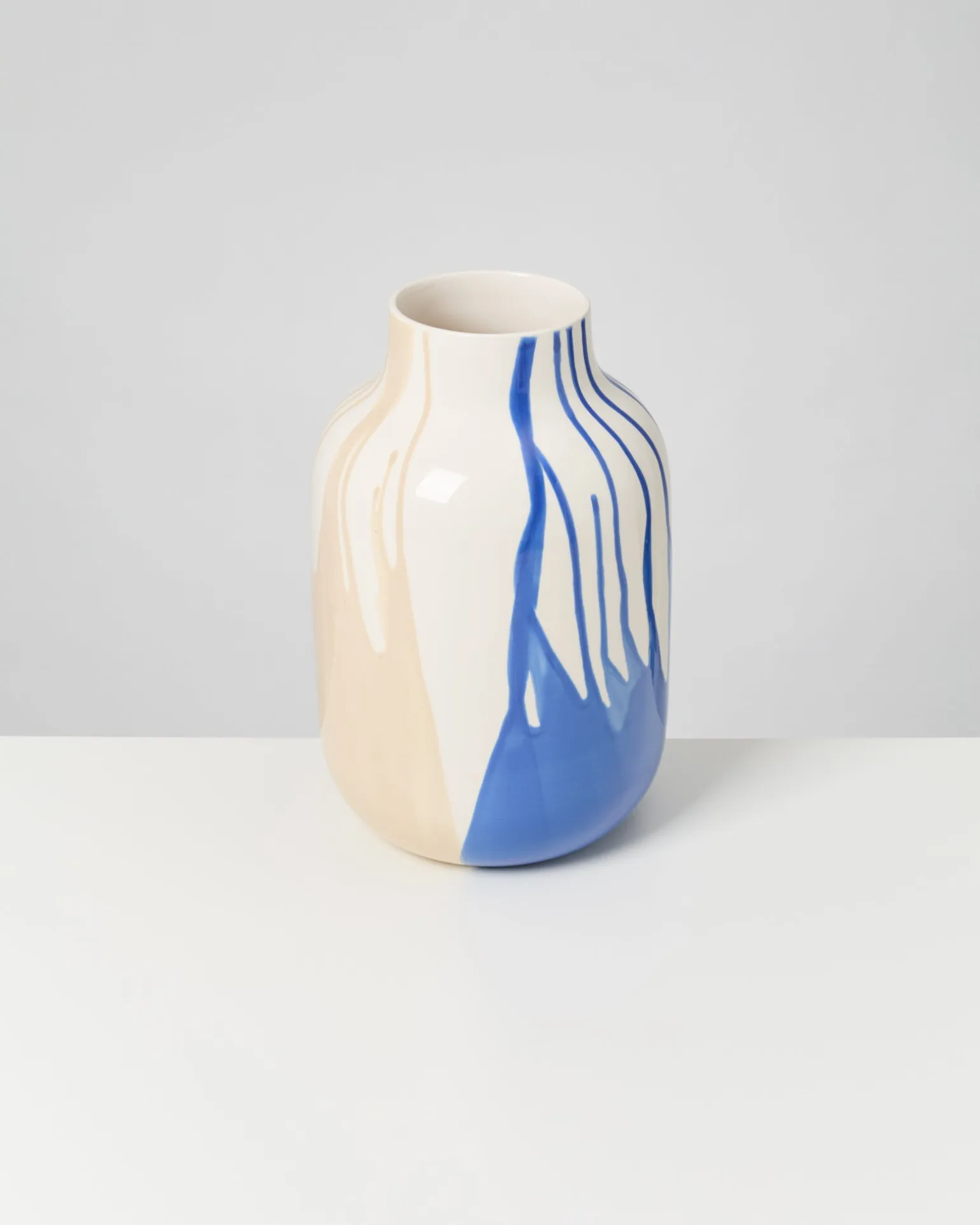 Nuno Vase L drip sand blau