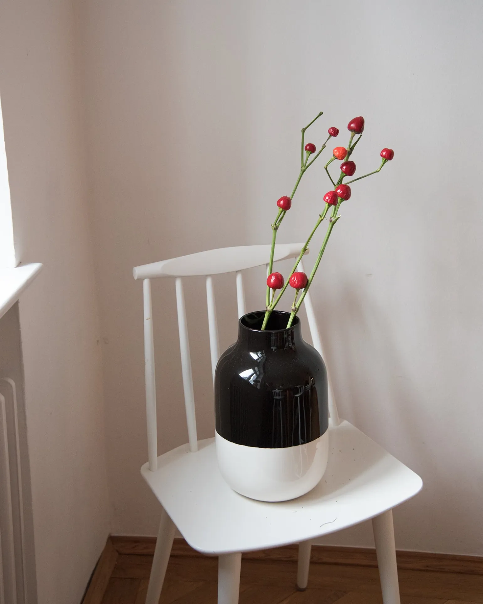 Nuno Vase L schwarz weiß